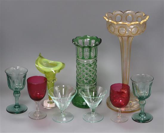 A gilt vase and mixed coloured glassware (9)